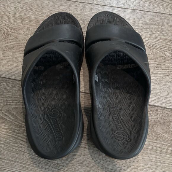 Danner Shelter Cove Slide Sandals Womens 8 Comfort Black Lightweight Slip On - Picture 3 of 5